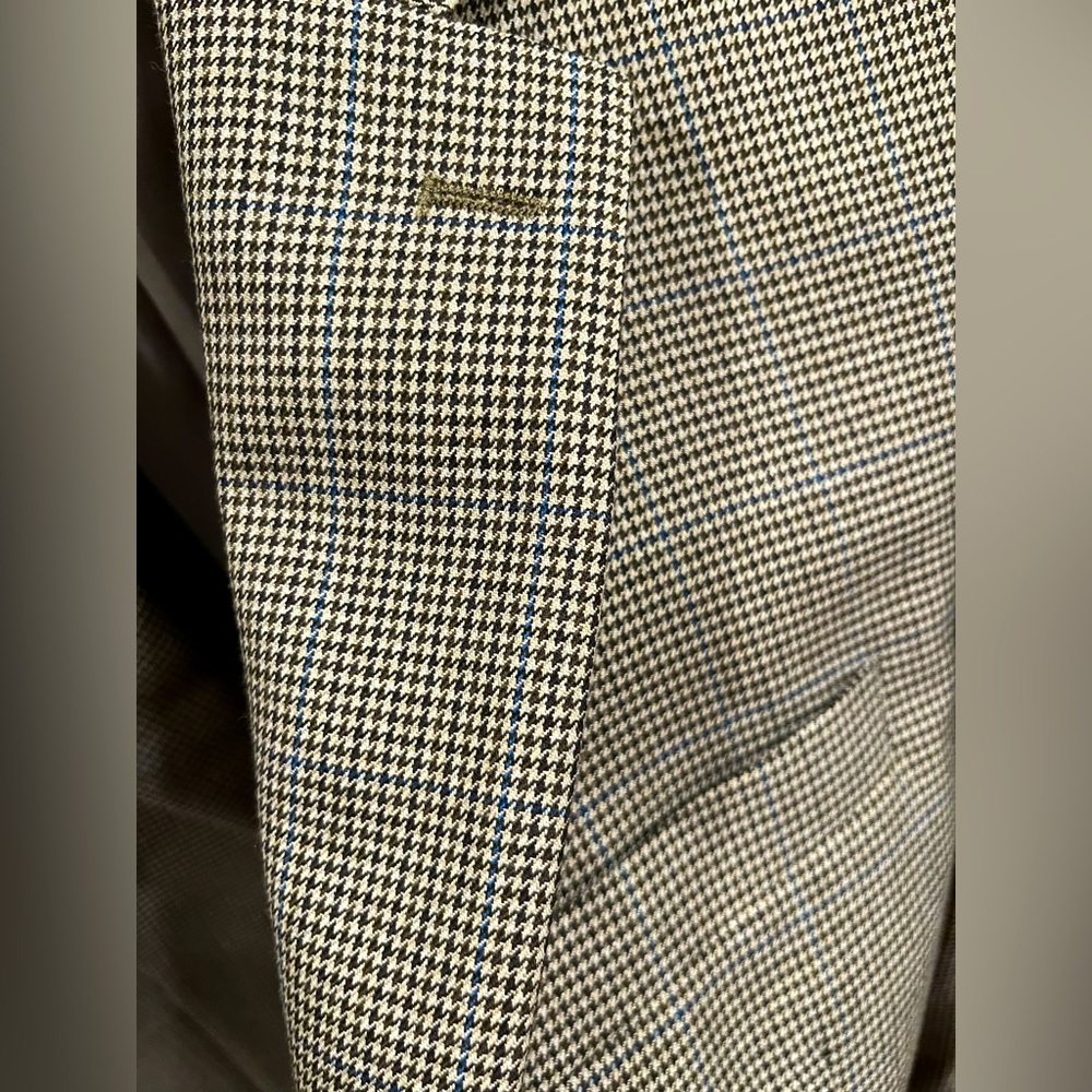Ralph Lauren 38R Blazer, Houndstooth pattern.